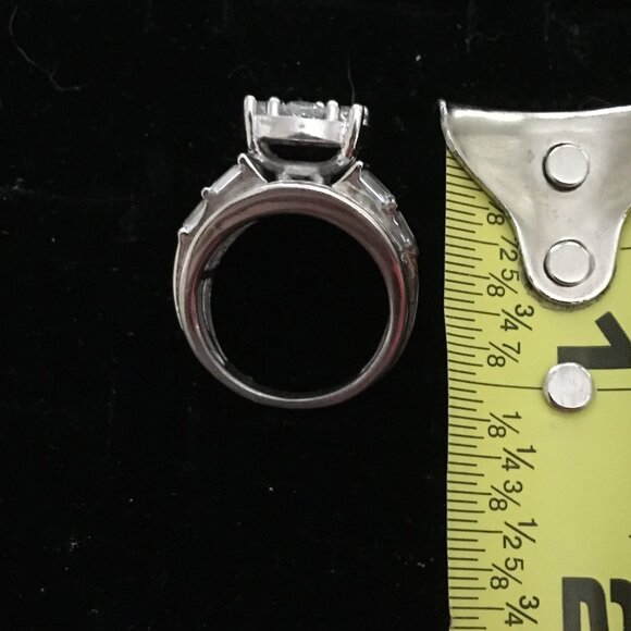 Brilliant Fashion Ring - Picture 2 of 2